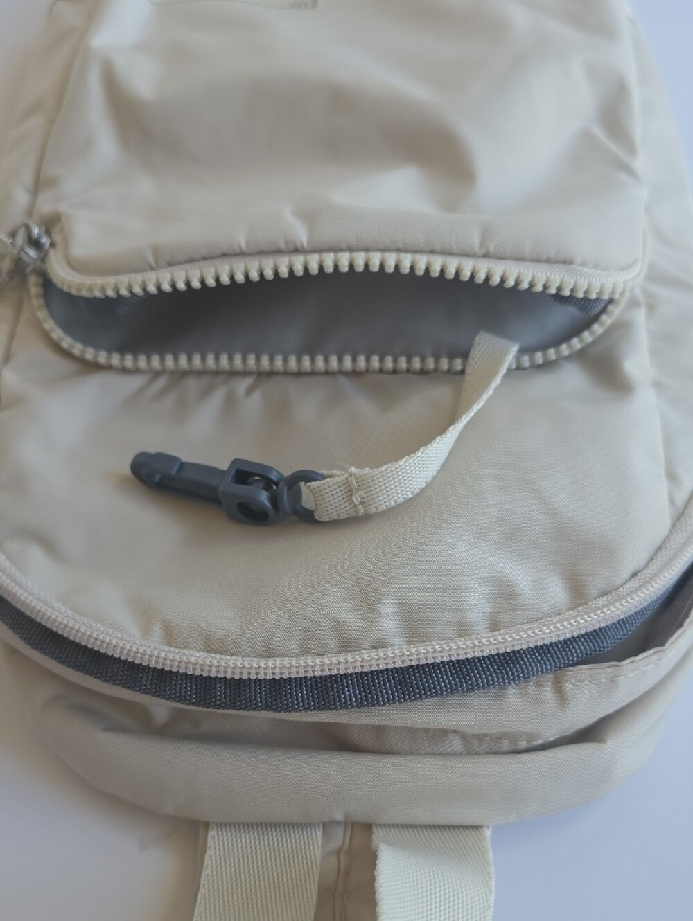 Adidas Essentials Sling Crossbody Bag Beige Multi Pocket Strap Pouch - Picture 11 of 13